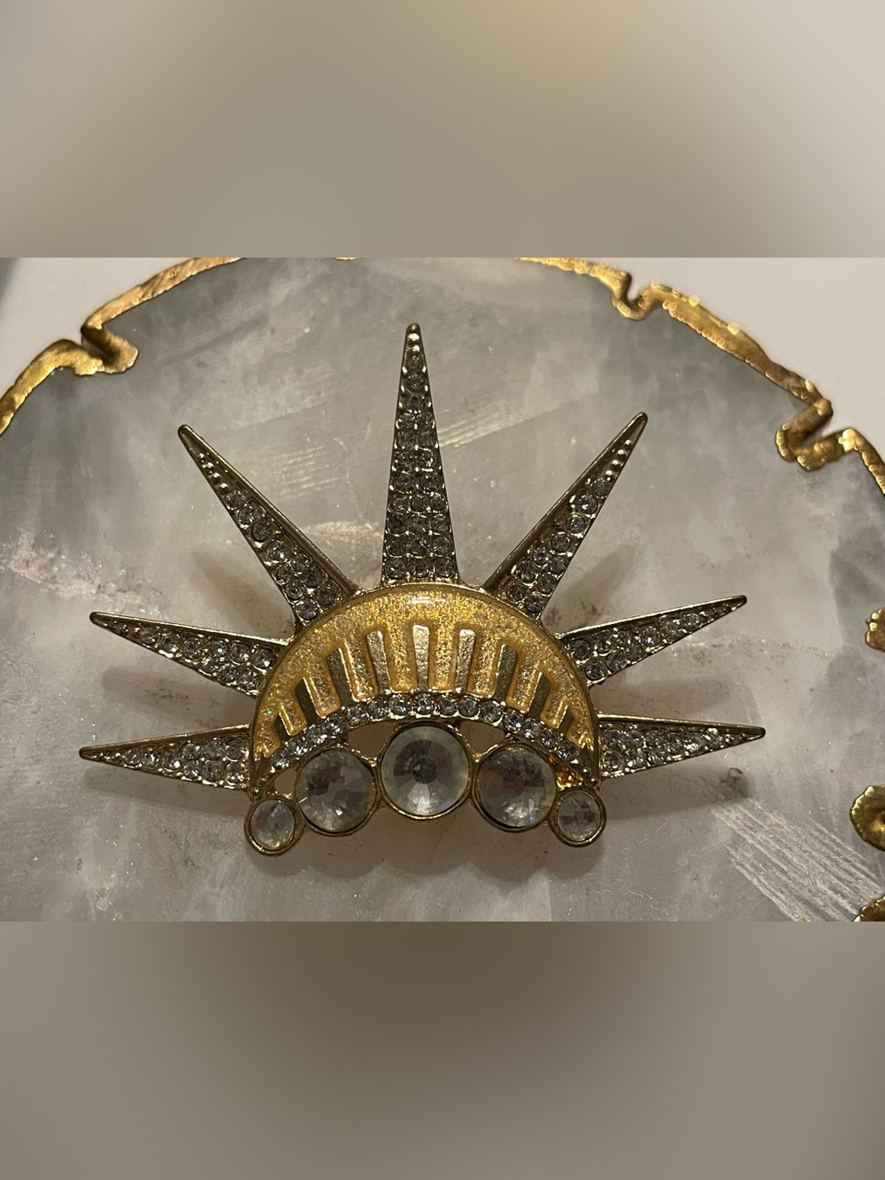 Crowning Glory Brooch #6417